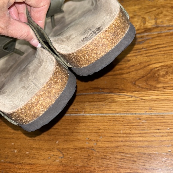 LIKE NEW⭐️FOOTBED Olive-Taupe SANDALS Women 10M Gizeh Style Like Birkenstock’s😎 - Picture 5 of 11